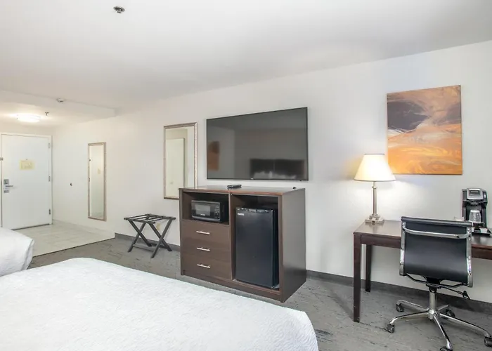 The Windstar Hotel - Emerald Isle, Swansboro